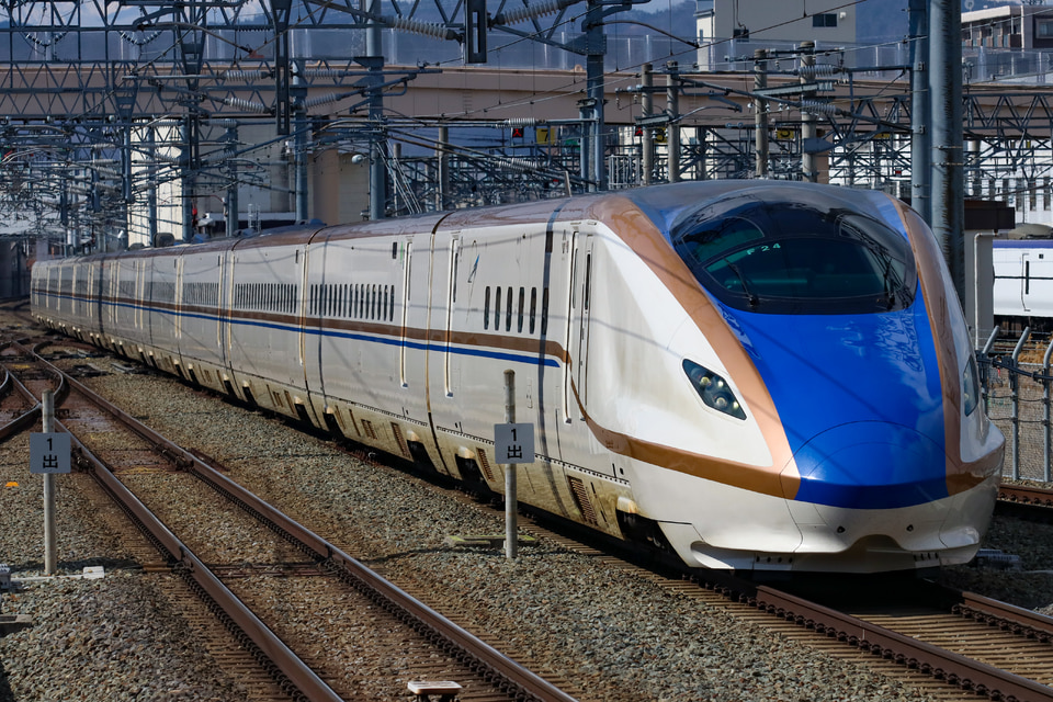 JR東E7系F24編成の写真