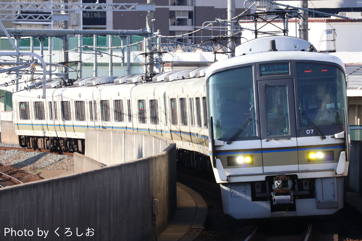 JR西日本 吹田総合車両所奈良支所 221系 NA424編成