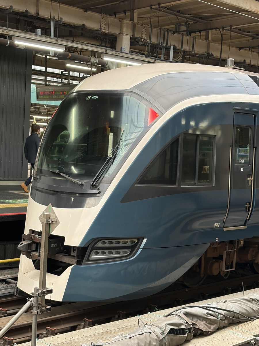 JR東日本 大宮総合車両センター東大宮センター E261系 オオRS1編成