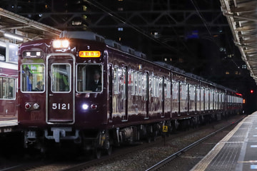 阪急電鉄5100系5128Fを中津駅で撮影した画像