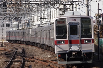 東武鉄道10030系11642Fを下板橋駅で撮影した画像