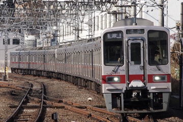 東武鉄道30000系31611Fを下板橋駅で撮影した画像