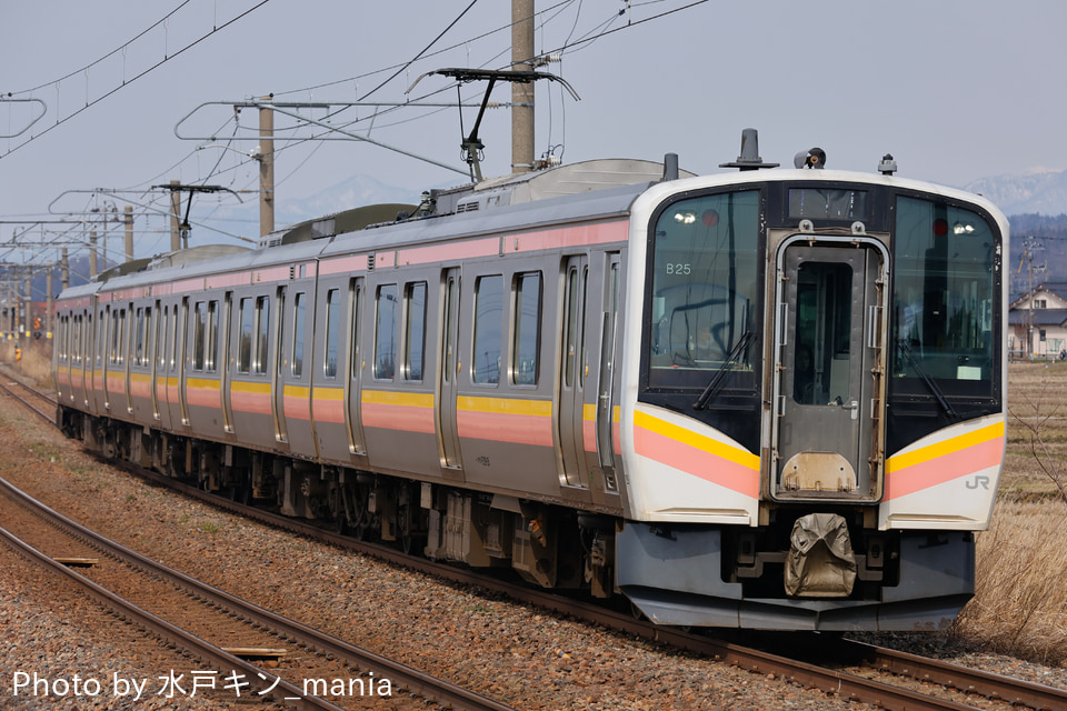 JR東E129系ニイB25編成<br class="br-sp" />(ニイB25)の写真