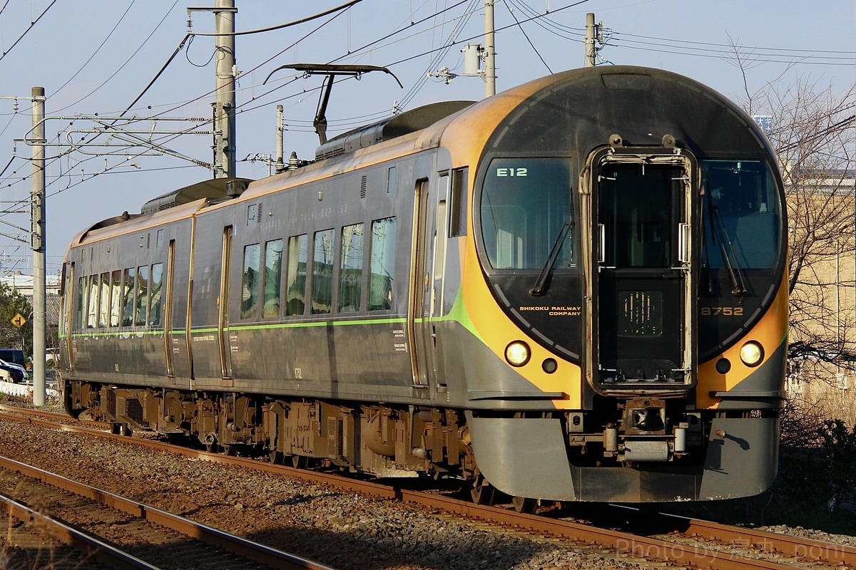 JR四国 松山運転所 8600系 E12