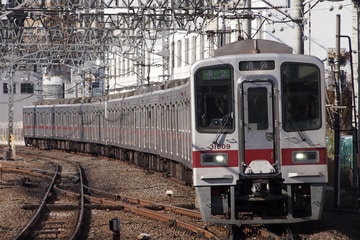東武鉄道30000系31609Fを下板橋駅で撮影した画像
