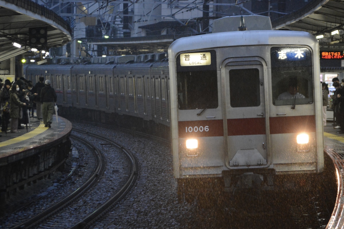 東武鉄道 森林公園検修区 10000型 11006F