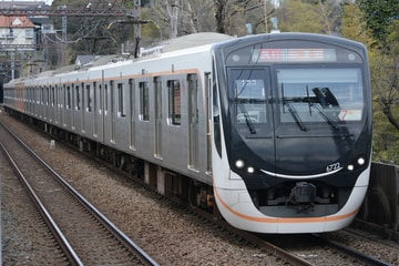東急電鉄6020系6122Fを田奈駅で撮影した画像