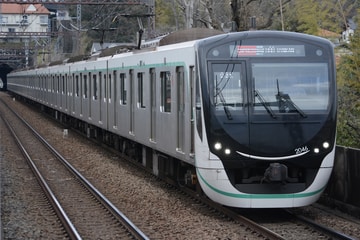 東急電鉄2020系2146Fを田奈駅で撮影した画像