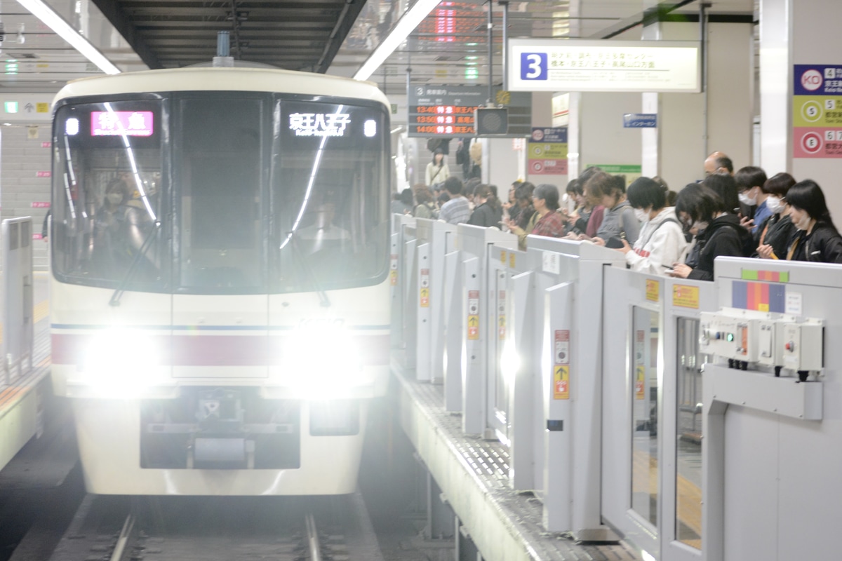 京王電鉄 若葉台検車区 8000系 8701F