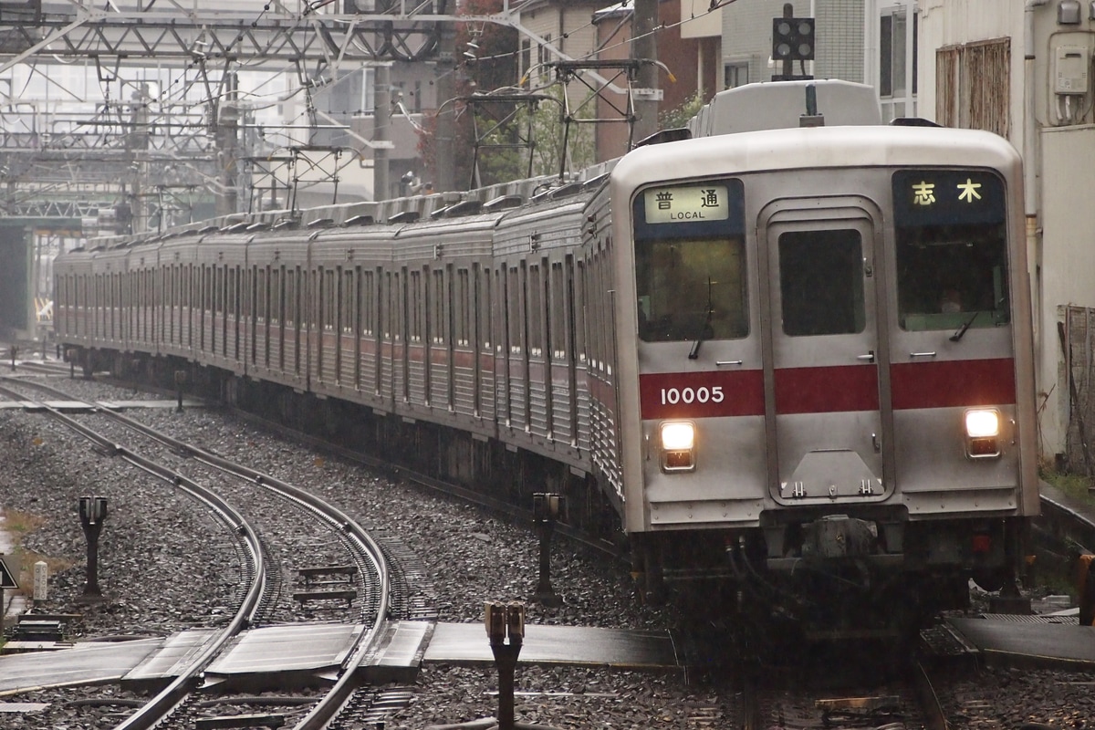 東武鉄道 森林公園検修区 10000系 11005F