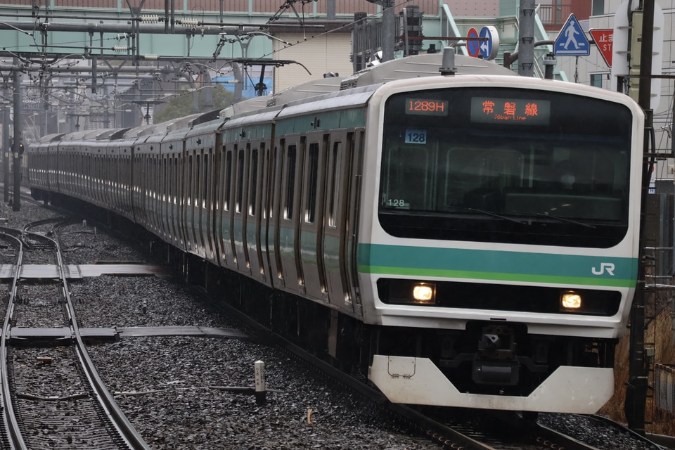 JR東E231系マト128編成の写真