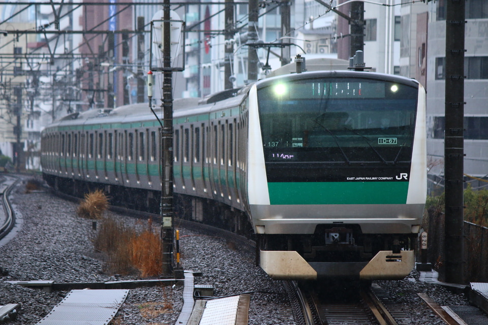 JR東E233系ハエ137編成<br class="br-sp" />(川137編成)(カワ137編成)の写真