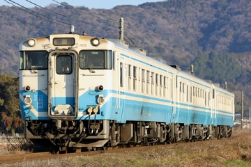 JR四国キハ40形2142を池谷～勝瑞間で撮影した画像