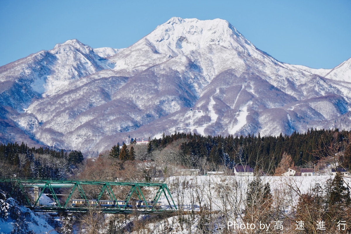 えちごトキめき鉄道 直江津運転センター ET127系 V8編成
