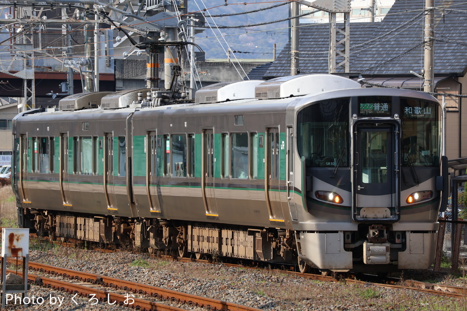 JR西227系SR10編成の写真
