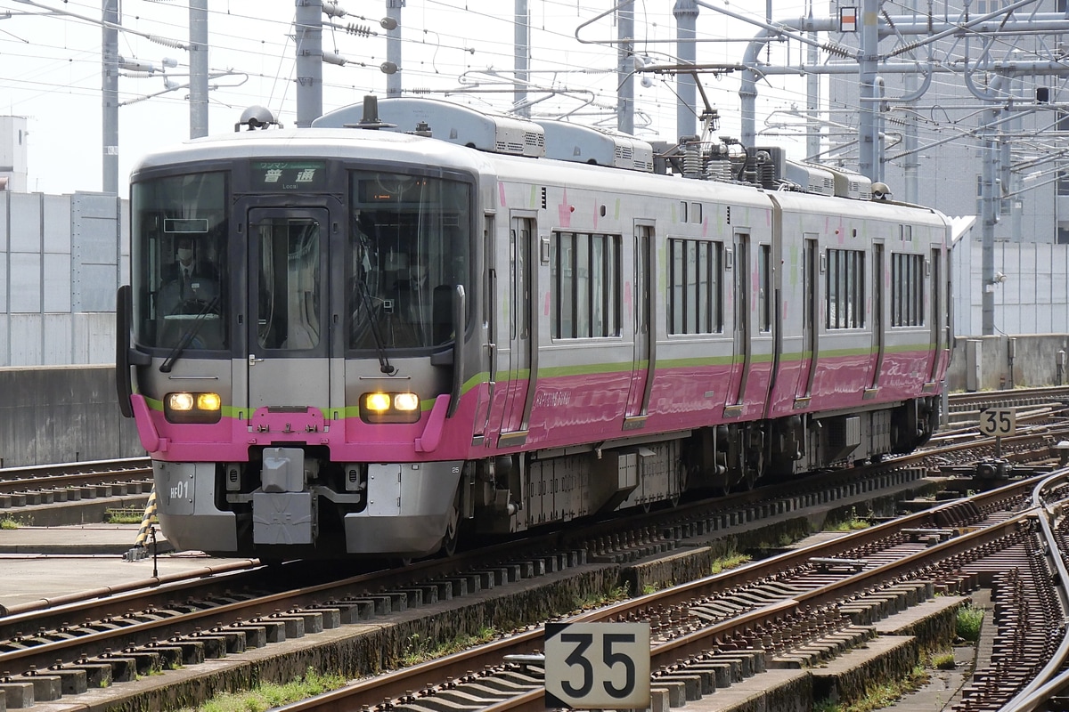 ハピラインふくい  521系 HF01編成