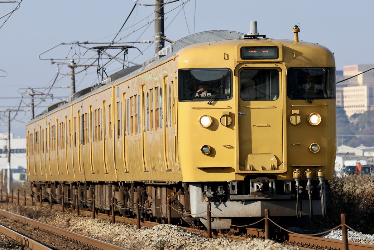 JR西日本  115系 オカA-06編成