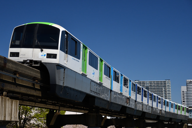 昭和島車両区2000形2021Fを天王洲アイル～大井競馬場前間で撮影した写真