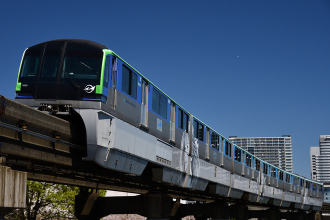 昭和島車両区10000形10021Fを天王洲アイル～大井競馬場前間で撮影した写真