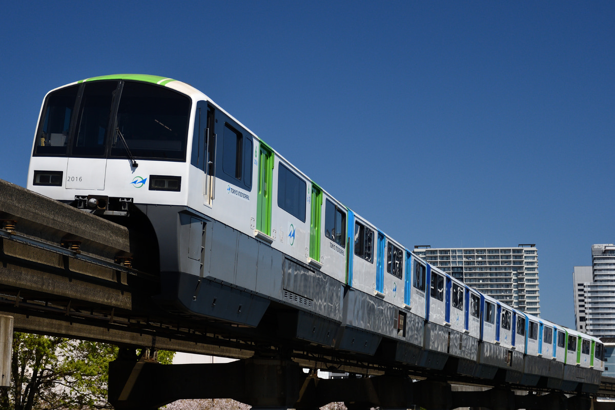 東京モノレール 昭和島車両区 2000形 2011F