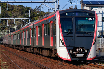 東京都交通局5500形5512Fを神武寺～逗子・葉山間で撮影した画像