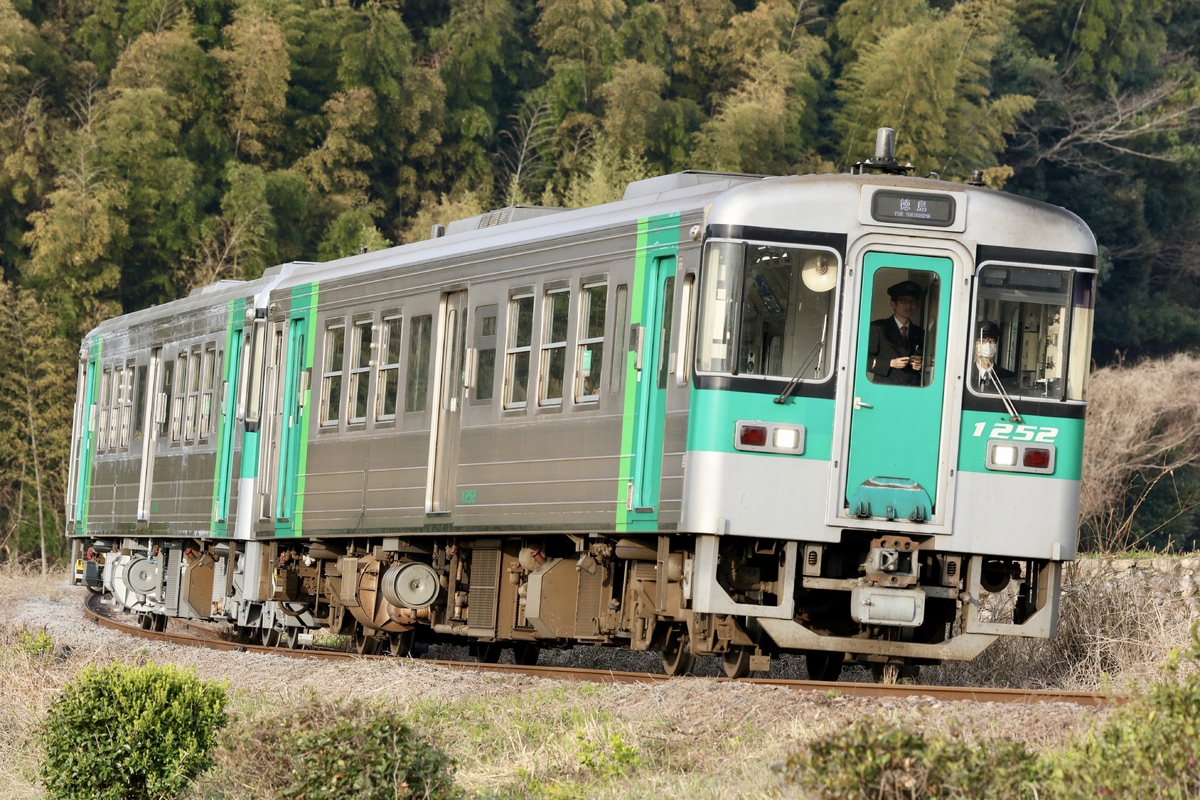 JR四国 徳島運転所 1200形 1252