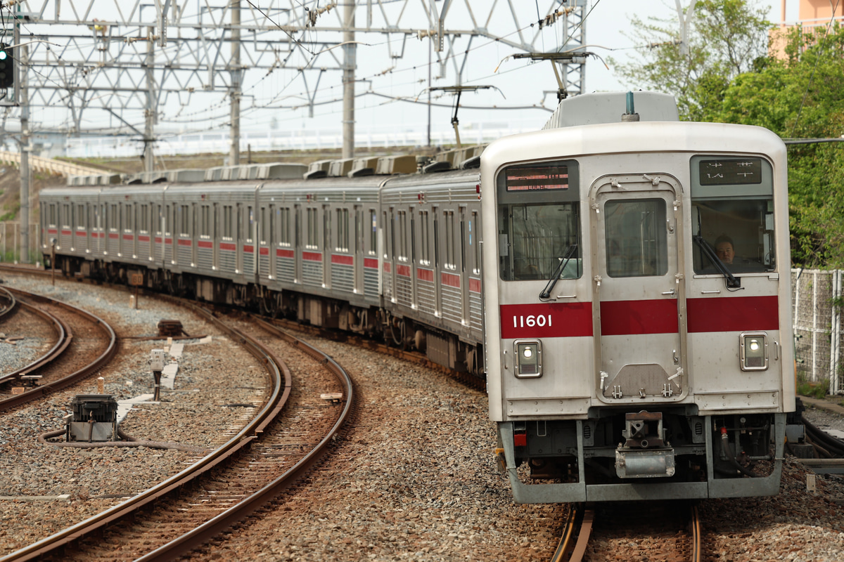 東武鉄道  10000系 11601F