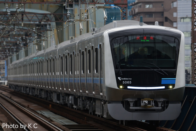 byK C