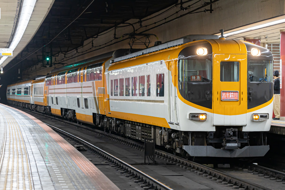 近鉄30000系V04の写真