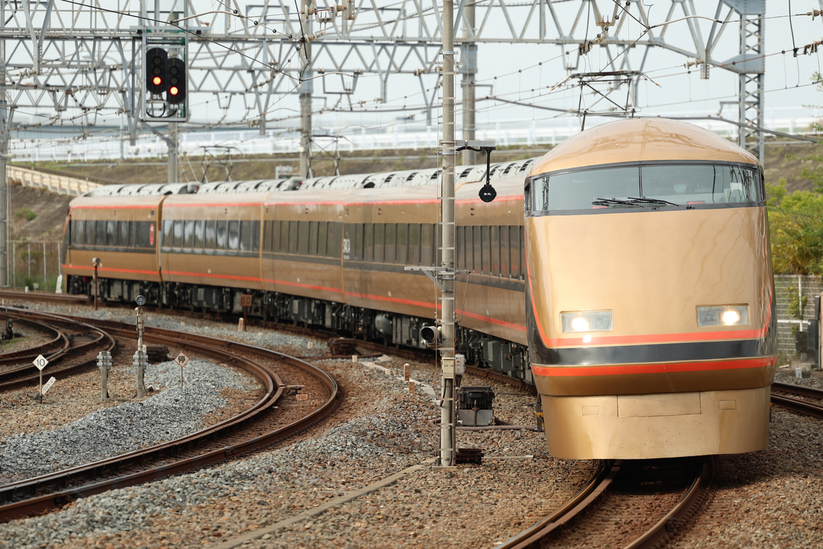 東武鉄道  100系 106F