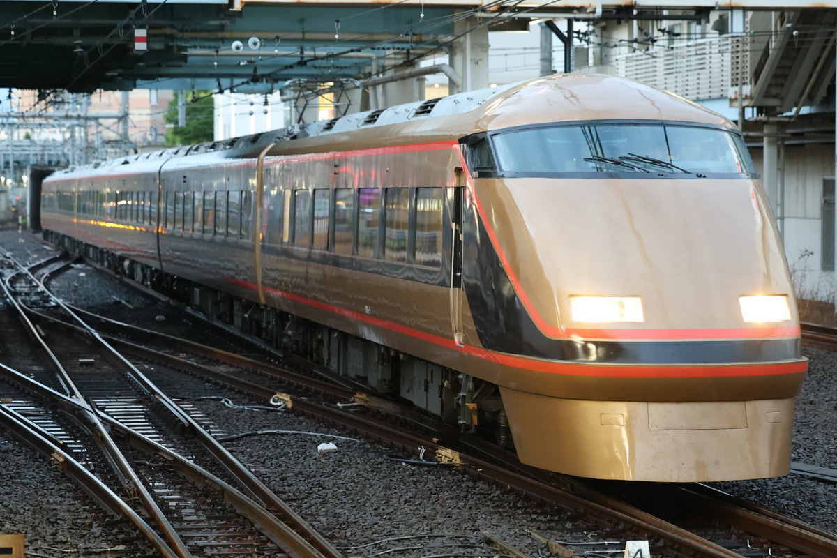 東武鉄道  100系 106F