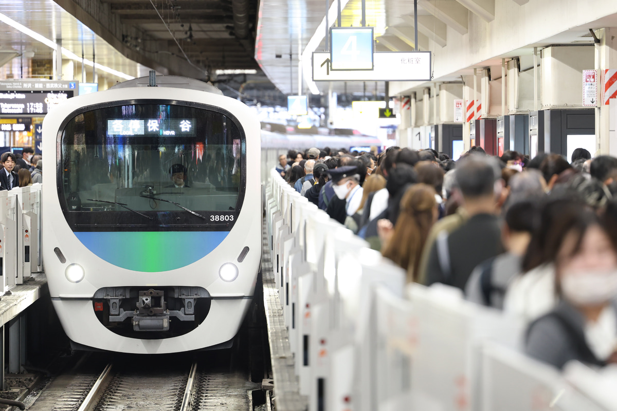 西武鉄道  30000系 38103F