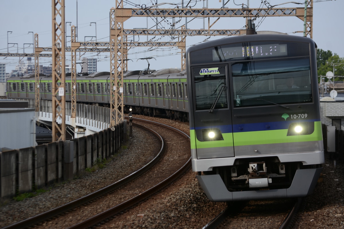 東京都交通局 大島車両検修場 10-300形 10-700F