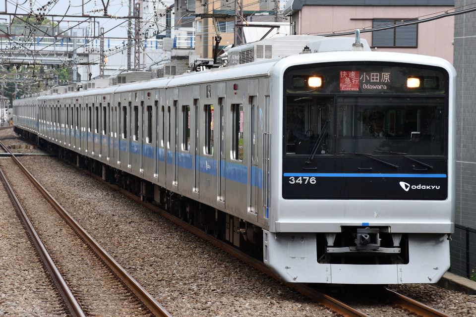 小田急3000形3276×6<br class="br-sp" />(3276F)(3276編成)の写真