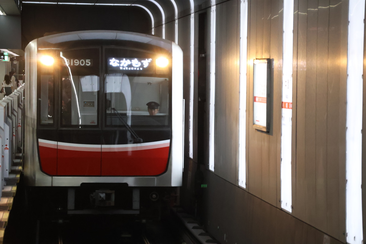 大阪市高速電気軌道 中百舌鳥検車場 30000系 31605F