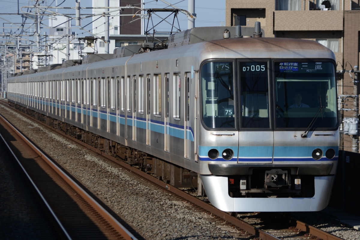 東京メトロ 深川検車区 07系 07-105F