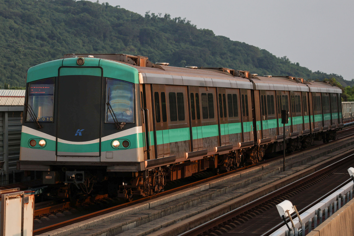 高雄捷運  高運量電車 010編成