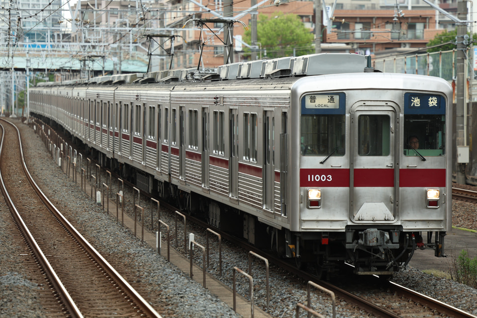 東武10000系11003F<br class="br-sp" />(11003編成)の写真