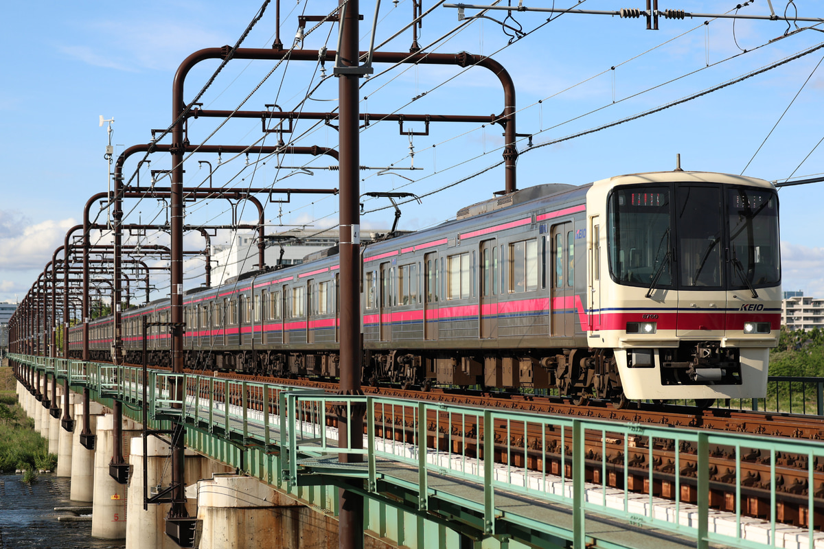 京王電鉄  8000系 8710F