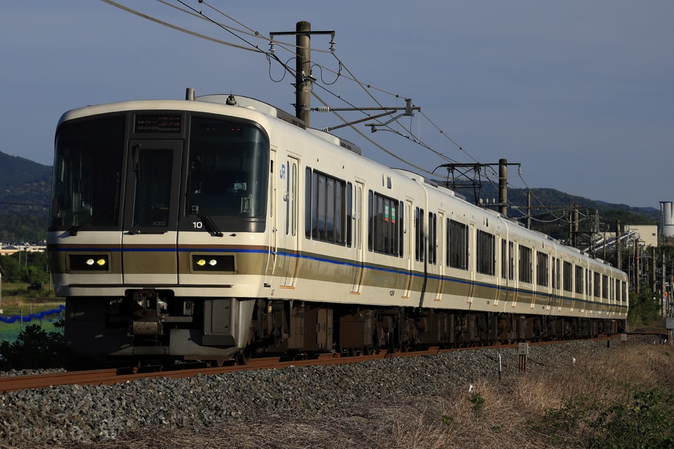 JR西221系NC603編成の写真