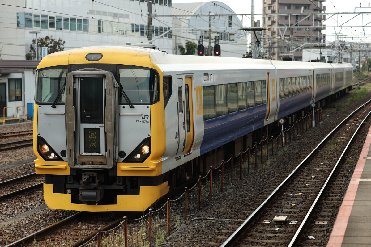 JR東日本 幕張車両センター E257系 マリNB-17編成