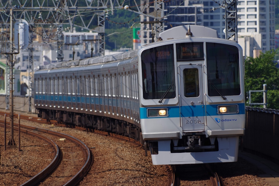 小田急2000形2059×8<br class="br-sp" />(2059F)(2059編成)の写真