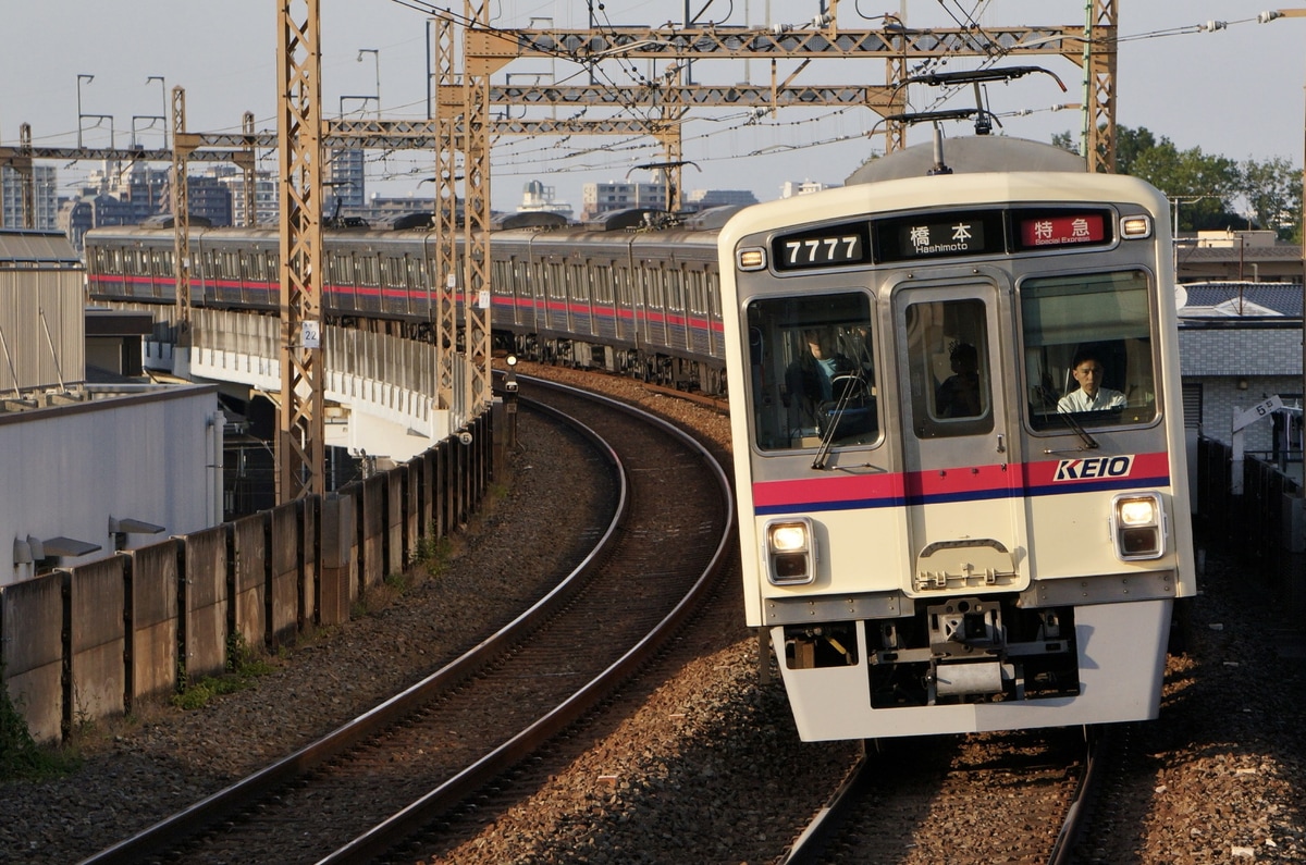 京王電鉄  7000系 7727f