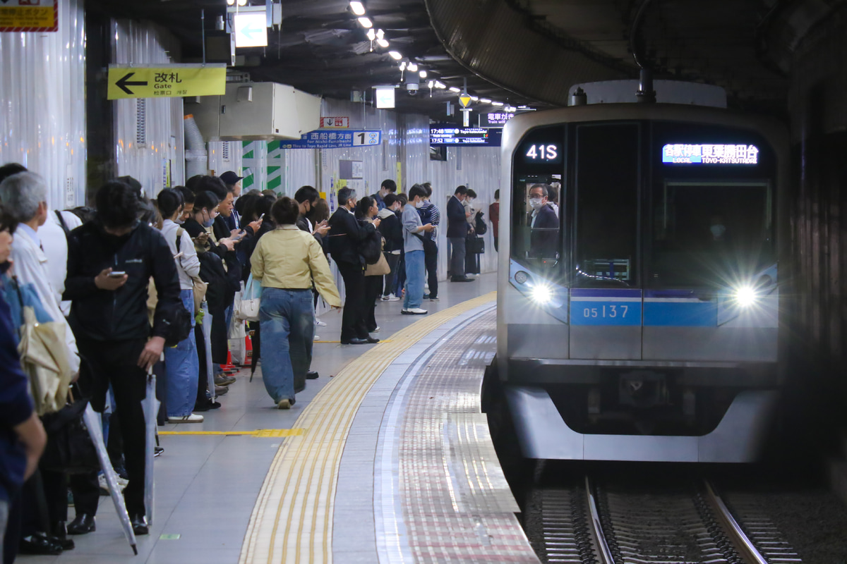 東京メトロ 深川検車区 05系 05-137F