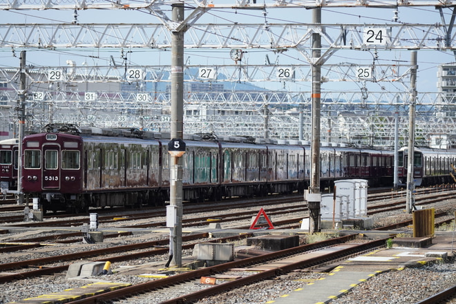 by高　速　進　行