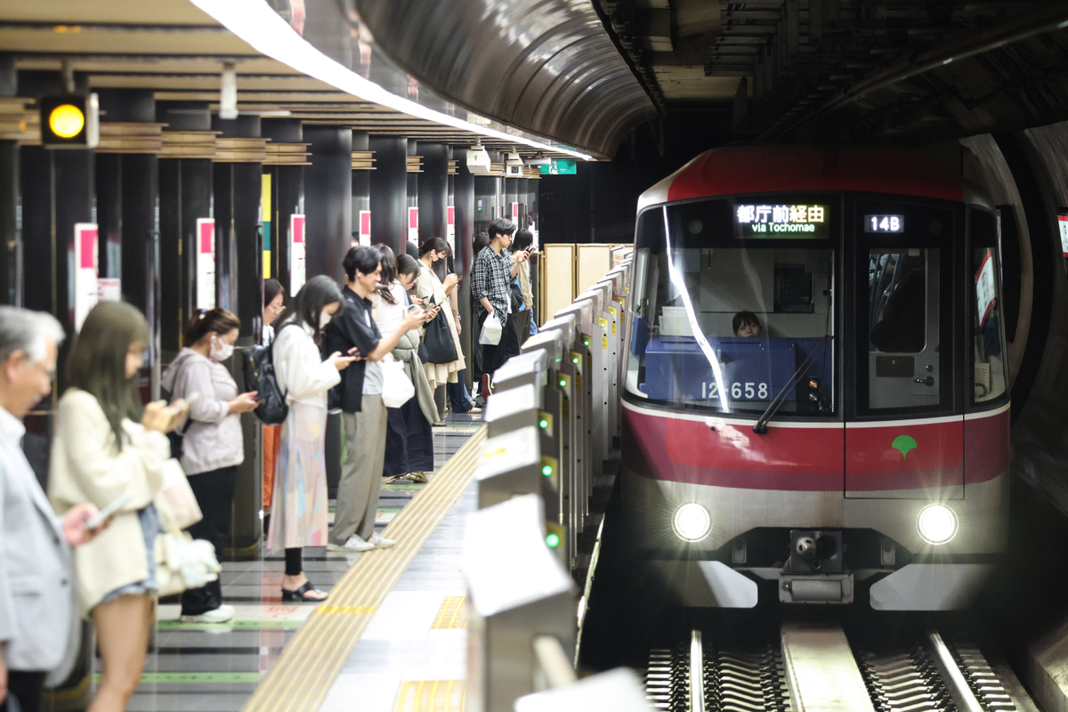 東京都交通局  12-600形 12-651F