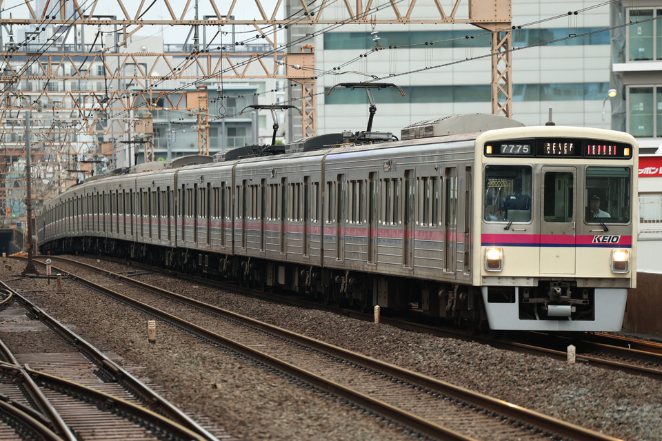 京王7000系7725F<br class="br-sp" />(7725編成)の写真