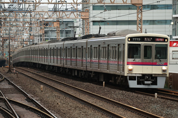 京王電鉄7000系7723Fを笹塚駅で撮影した画像