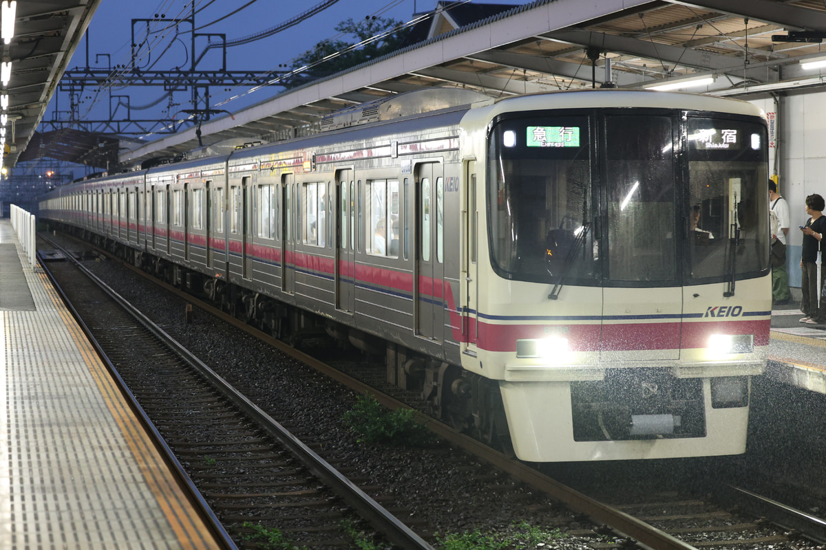 京王電鉄  8000系 8706F