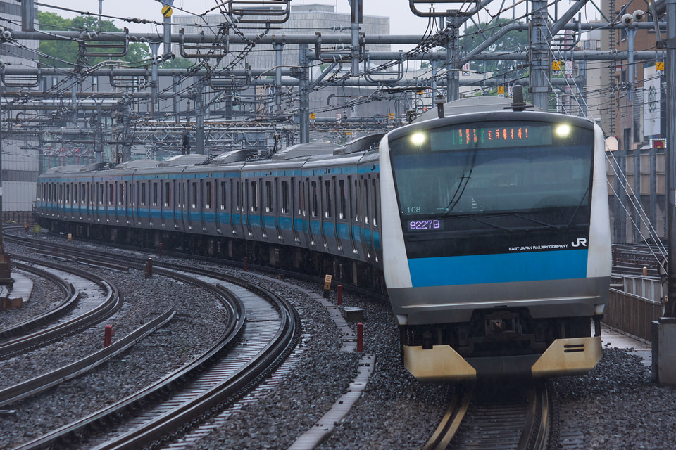 JR東E233系サイ108編成<br class="br-sp" />(ウラ108編成)の写真